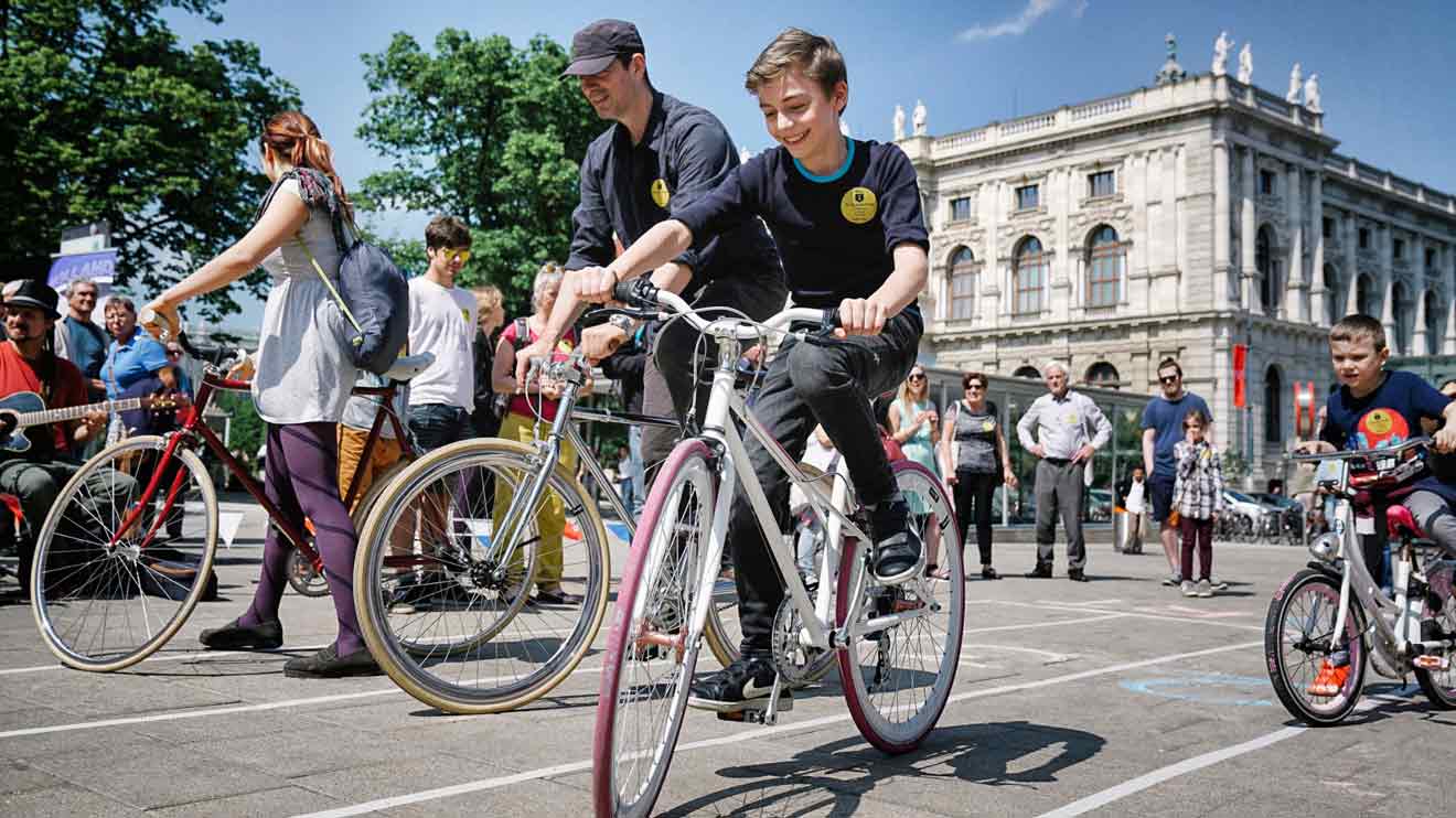 Beim Routes-Event 2017 lud das Team aus den Niederlanden zum "Slow Biking" Wettbewerb.